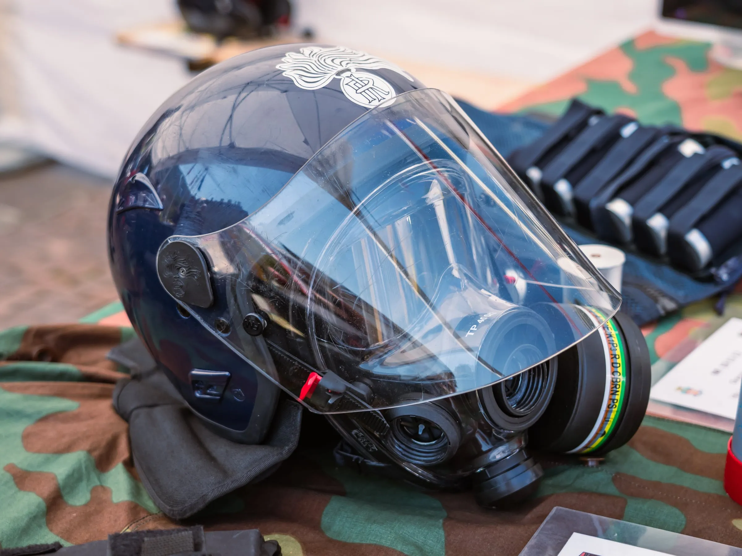 Agente in assetto antisommossa della Polizia Penitenziaria