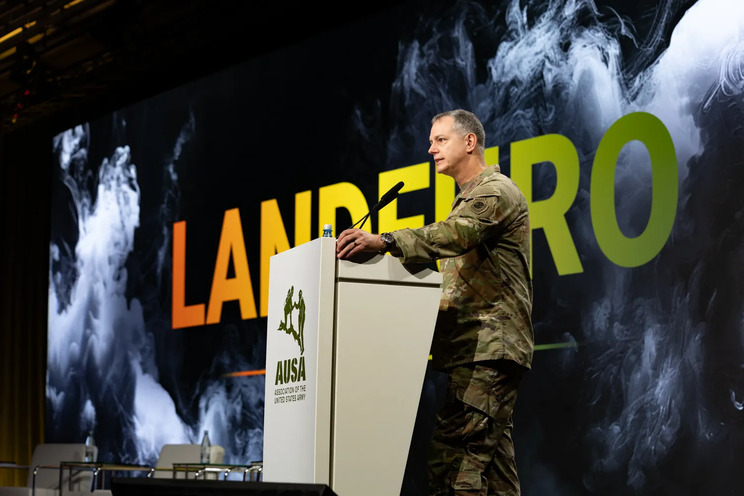 Il generale Alexus Grynkewich, comandante supremo alleato della Nato in Europa, durante un intervento pubblico