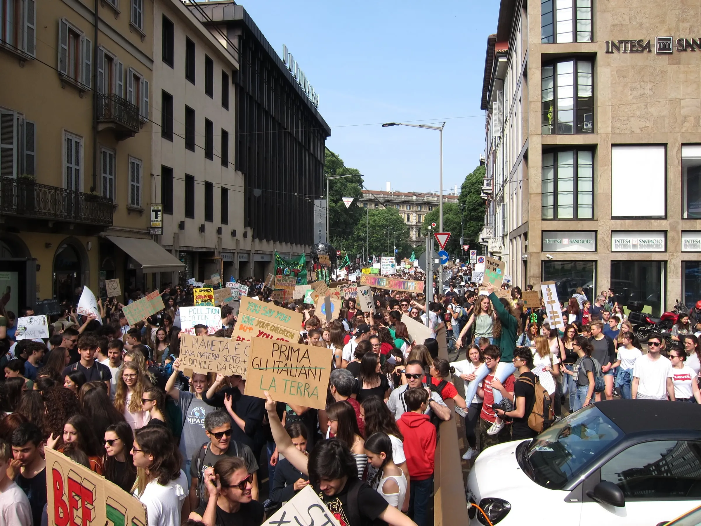 Studenti in corteo a Milano (foto d'archivio del 2019)
